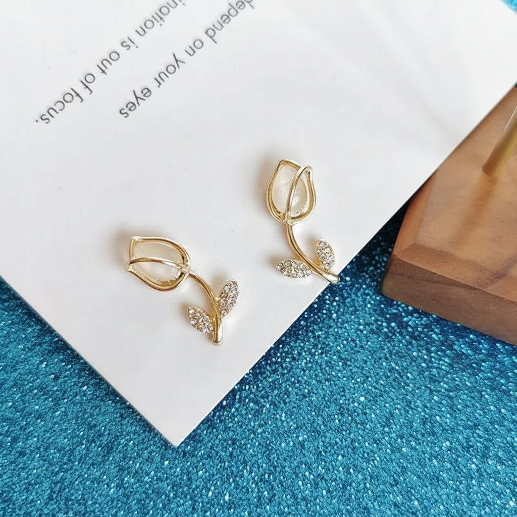 Vintage Opal Rose Pendant Necklace and Earrings